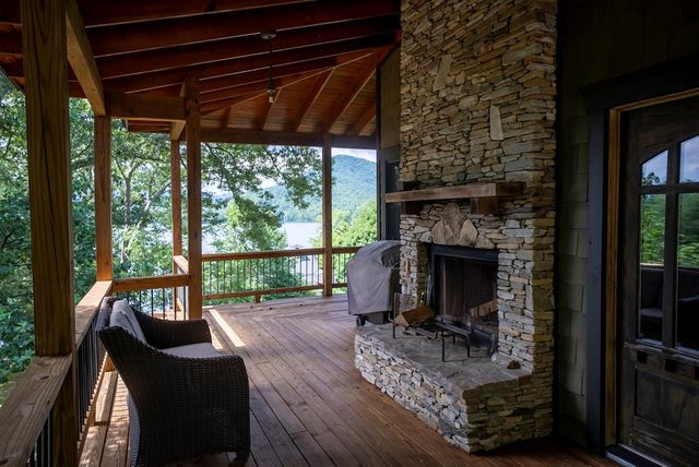 11 Old Lodge Road, Robbinsville, NC 28771