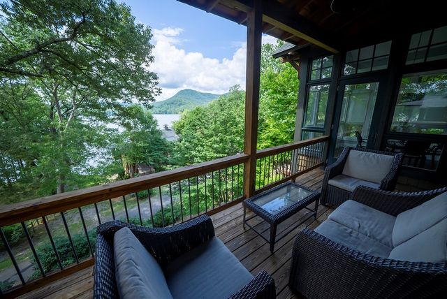11 Old Lodge Road, Robbinsville, NC 28771