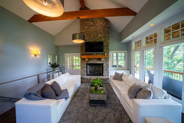 11 Old Lodge Road, Robbinsville, NC 28771