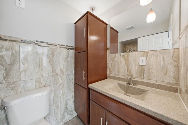 3243 S 49th Avenue 103, Cicero, IL 60804