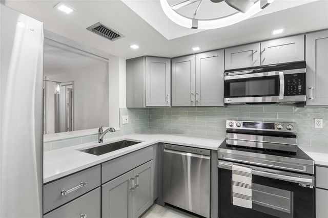 13626 GREENFIELD DRIVE 109, Tampa, FL 33618