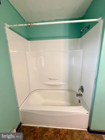 3 QUEENS WAY, Newark, DE 19713