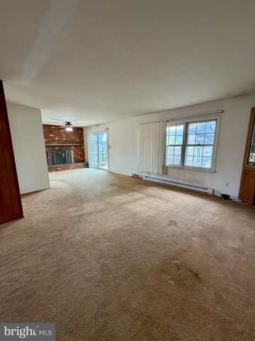 3 QUEENS WAY, Newark, DE 19713