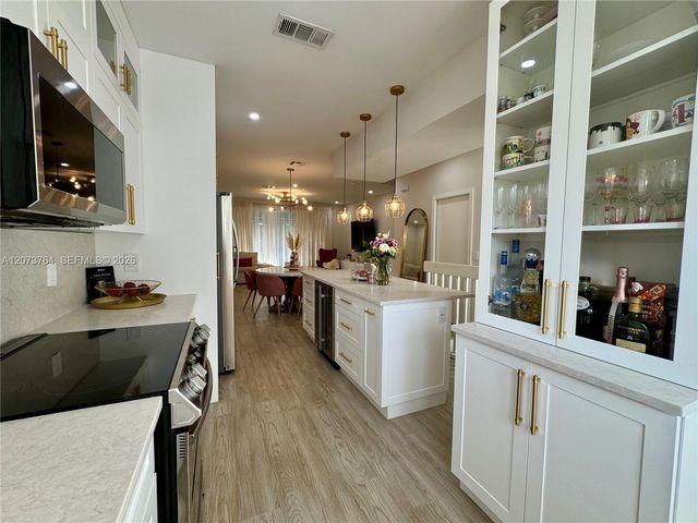 12617 NW 14th Street, Sunrise, FL 33323