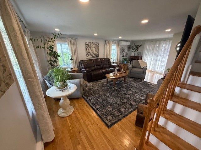 11 Woodside Avenue, Cumberland, RI 02864