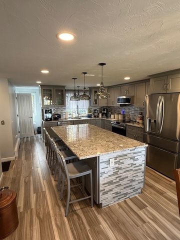 11 Woodside Avenue, Cumberland, RI 02864