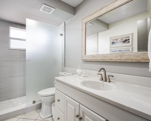 9580 Sunrise Lakes Blvd 205, Sunrise, FL 33322