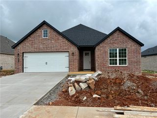 1811 Edwards Street, Pea Ridge, AR 72751