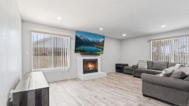 885 Givens, San Diego, CA 92154