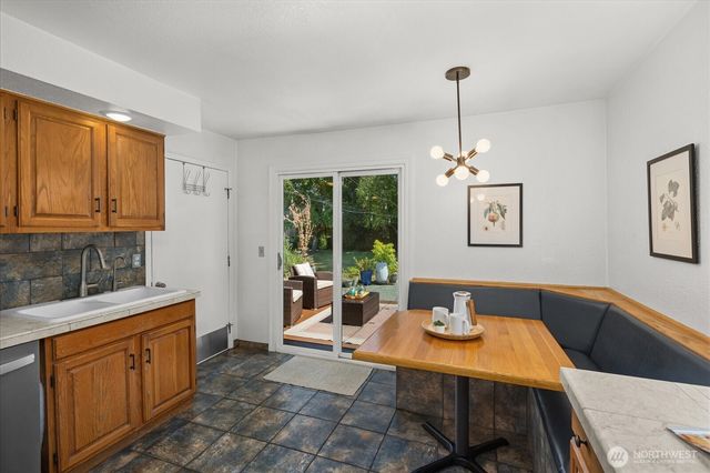 11044 26th Avenue SW, Seattle, WA 98146