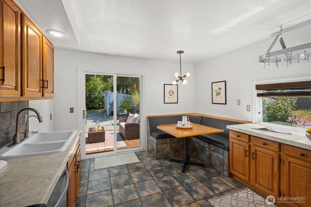 11044 26th Avenue SW, Seattle, WA 98146