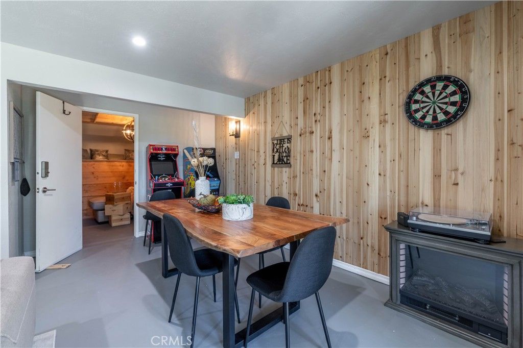 Image 12 of property listing at 27482 Matterhorn, Lake Arrowhead, CA 92352