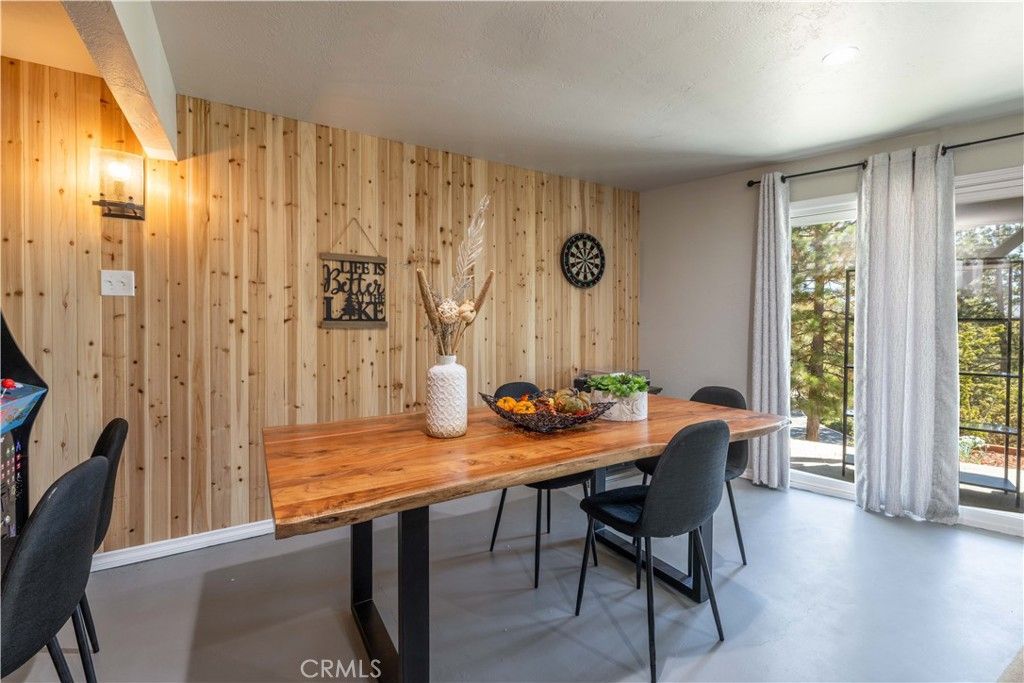 Image 24 of property listing at 27482 Matterhorn, Lake Arrowhead, CA 92352