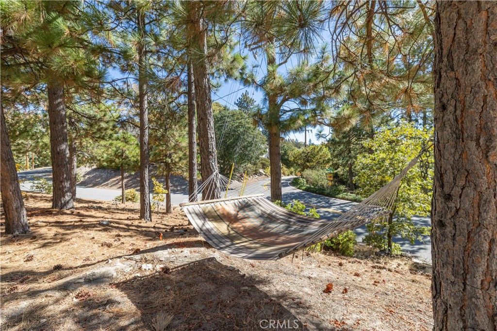 Image 39 of property listing at 27482 Matterhorn, Lake Arrowhead, CA 92352