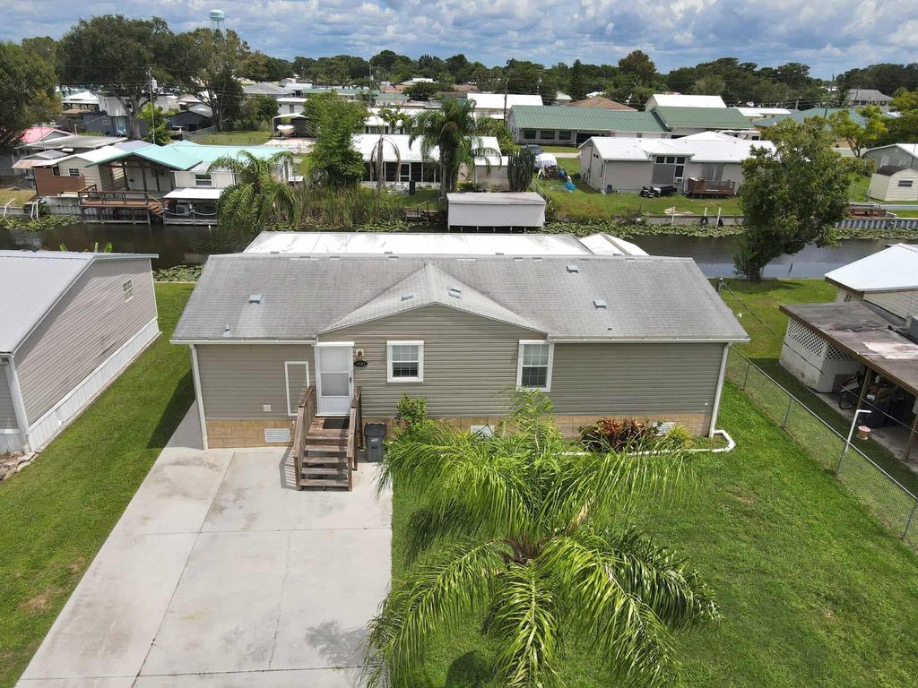 1081 6th St, Okeechobee, FL 34974