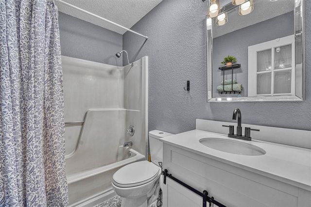 224 N Quail Run, Altus, OK 73521
