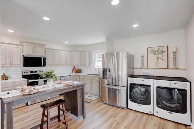 118 W Mill Road, Evansville, IN 47710