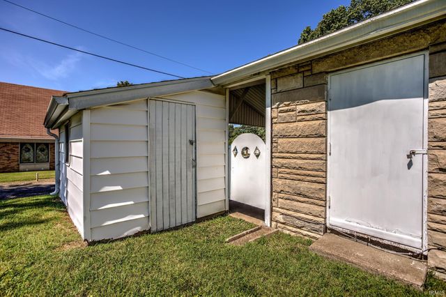 118 W Mill Road, Evansville, IN 47710