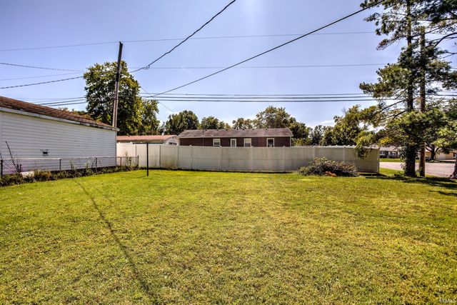 118 W Mill Road, Evansville, IN 47710