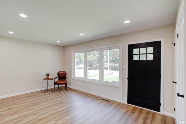 118 W Mill Road, Evansville, IN 47710