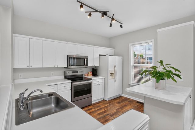 7252 Highway 70 S Apt 1501, Nashville, TN 37221