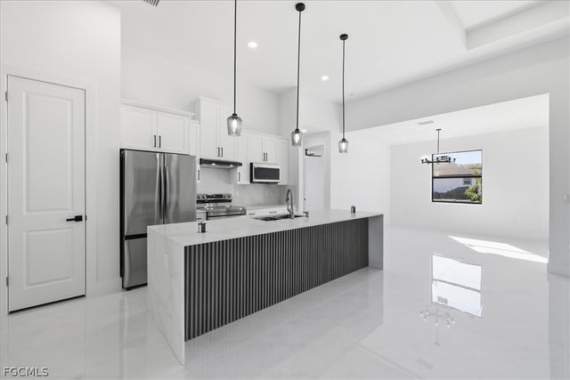 3205 Andalusia BLVD, Cape Coral, FL 33909