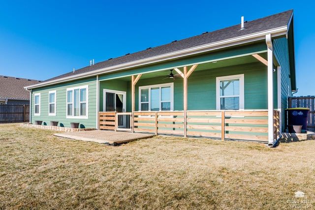813 Waxwing Drive, Manhattan, KS 66502