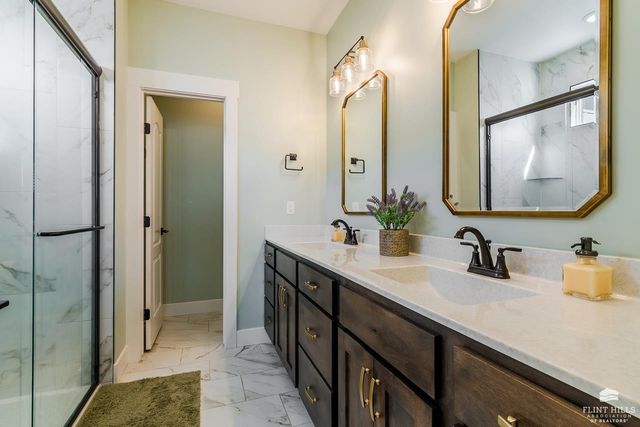 813 Waxwing Drive, Manhattan, KS 66502