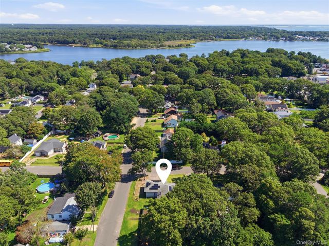 32 Edgewood Street, Mastic, NY 11950