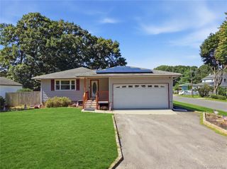 32 Edgewood Street, Mastic, NY 11950