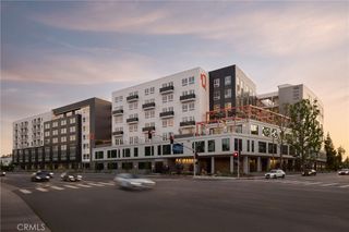 21010 Erwin Street 406, Woodland Hills, CA 91367