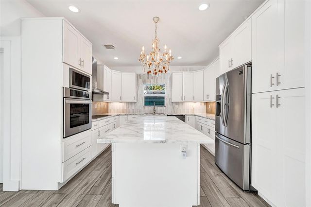 2502 NE 6th Avenue, Wilton Manors, FL 33305
