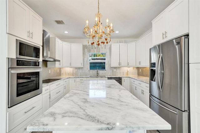 2502 NE 6th Avenue, Wilton Manors, FL 33305
