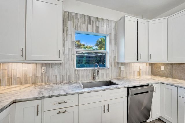 2502 NE 6th Avenue, Wilton Manors, FL 33305