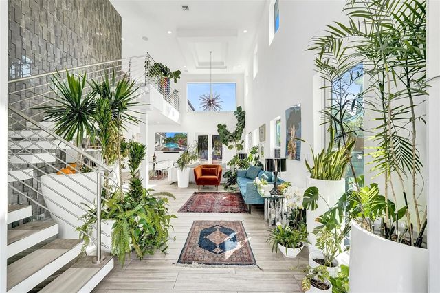2502 NE 6th Avenue, Wilton Manors, FL 33305