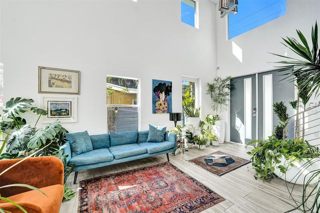 2502 NE 6th Avenue, Wilton Manors, FL 33305