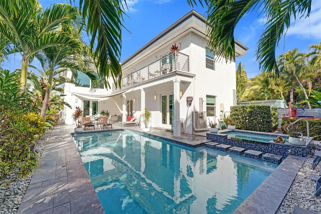 2502 NE 6th Avenue, Wilton Manors, FL 33305