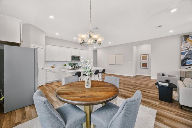 127 Eagle Mountain TRL, Dripping Springs, TX 78620