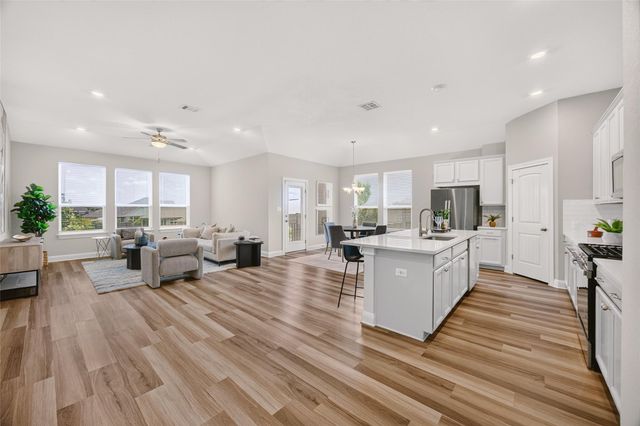 127 Eagle Mountain TRL, Dripping Springs, TX 78620