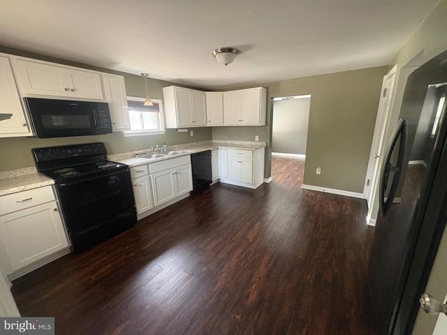 6550 SOMERSET ST, Harrisburg, PA 17111