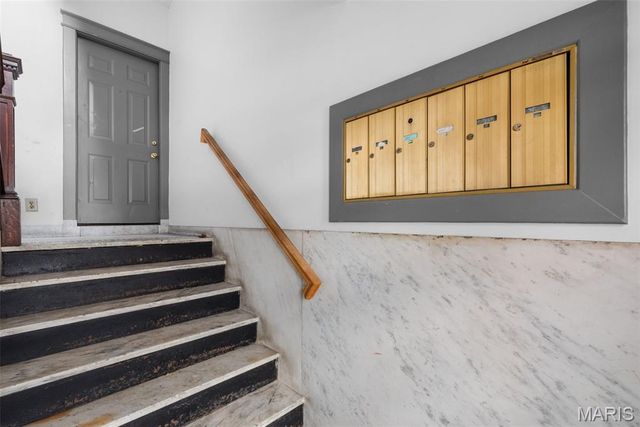 5803 Waterman Boulevard 1E, St Louis, MO 63112