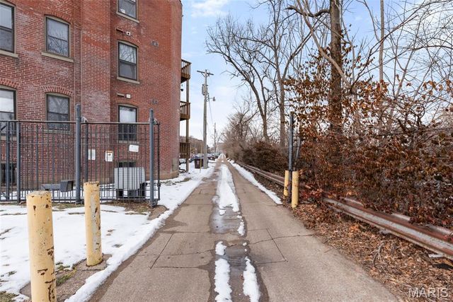 5803 Waterman Boulevard 1E, St Louis, MO 63112