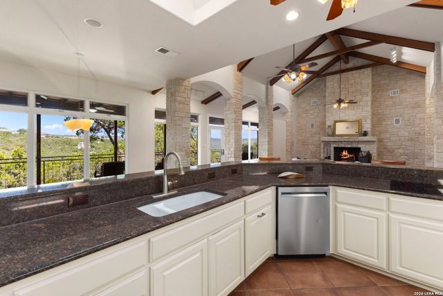 15529 Escarpment Ok, Helotes, TX 78023