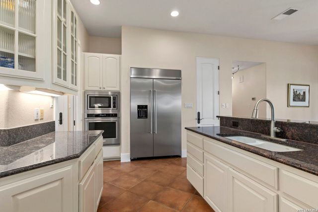 15529 Escarpment Ok, Helotes, TX 78023