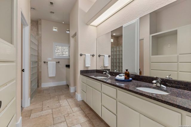 15529 Escarpment Ok, Helotes, TX 78023