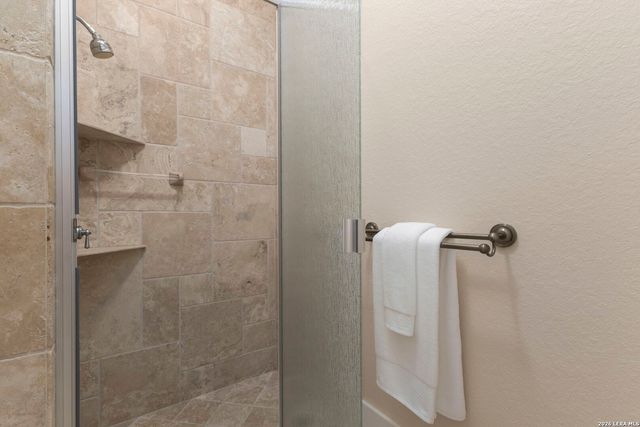 15529 Escarpment Ok, Helotes, TX 78023