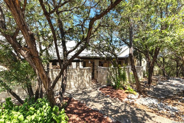 15529 Escarpment Ok, Helotes, TX 78023