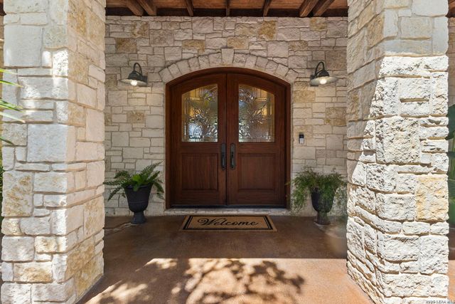15529 Escarpment Ok, Helotes, TX 78023