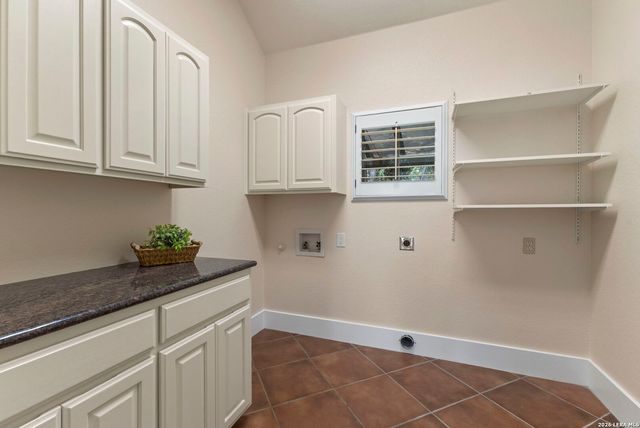 15529 Escarpment Ok, Helotes, TX 78023