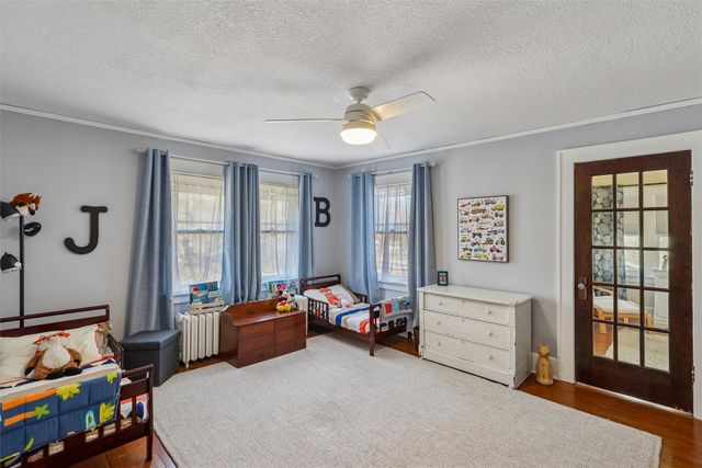 5200 Ingersoll Avenue, Des Moines, IA 50312